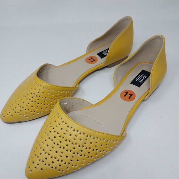 JONES NEW YORK SIGNATURE. YELLO GOLD SANDAL. SIZE 11. - Picture 6 of 16